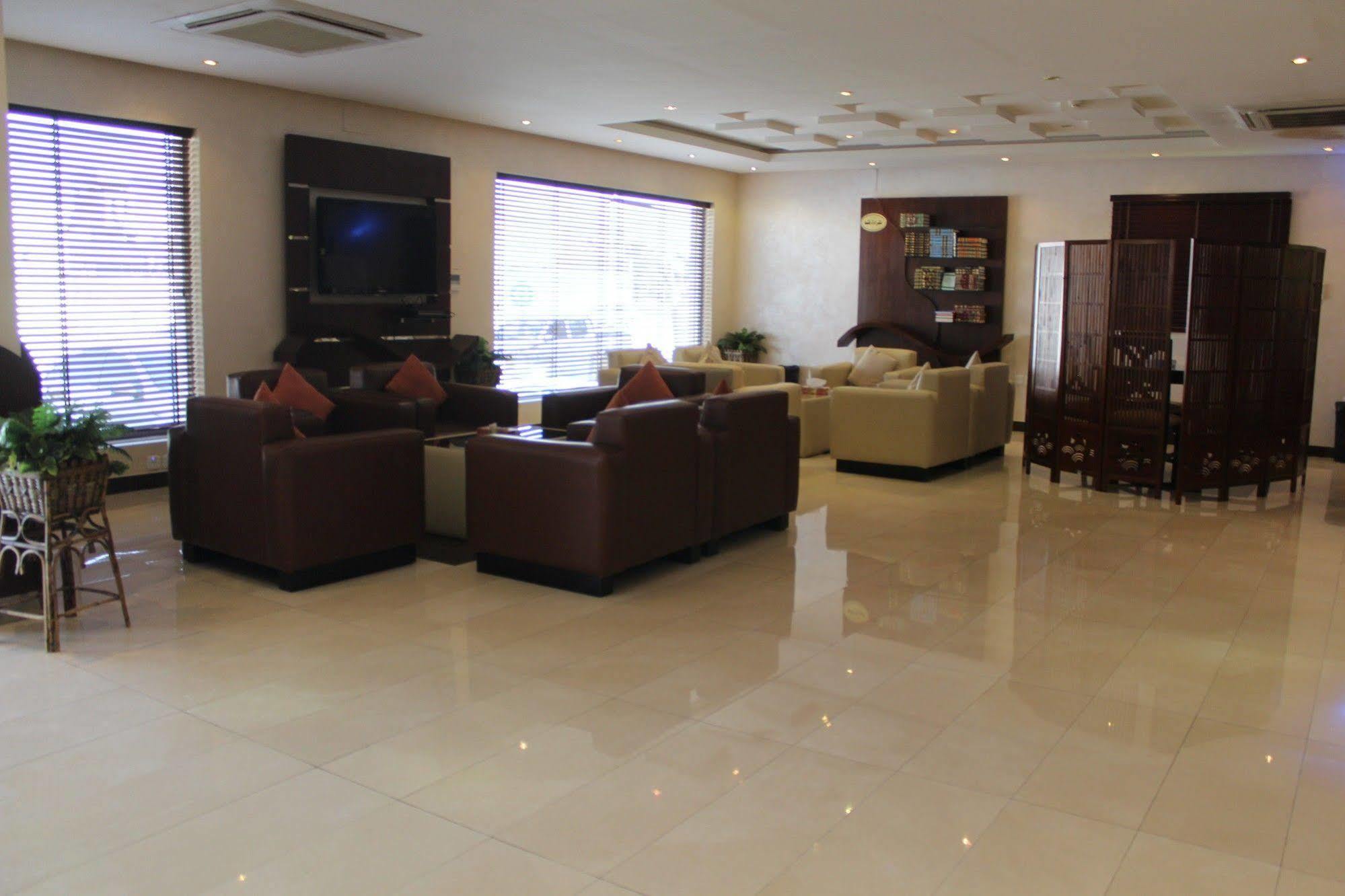 Merfal Hotel Apartments Al Taawan Riade Exterior foto